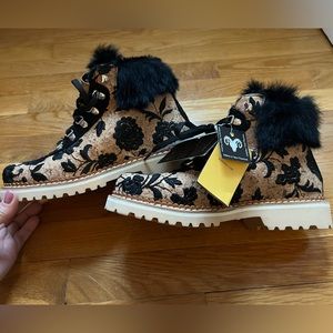 La Montelliana Floral Sequoia Boots w/ Vibram Lug Sole & Genuine Mutton Fur